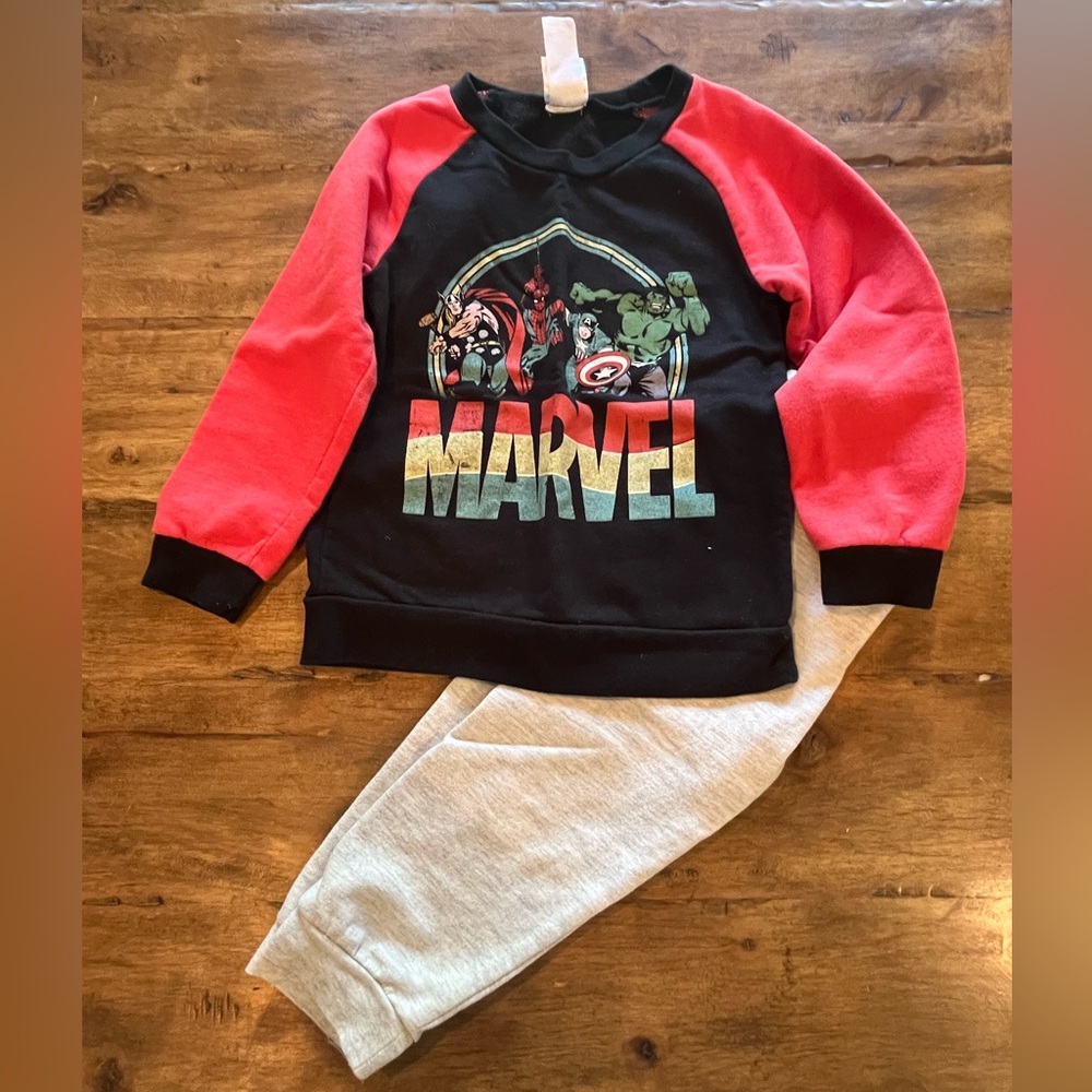 Marvel sweat pants set size 5t